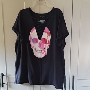 torrid Black Tee with Pink and White Watercolor Skull